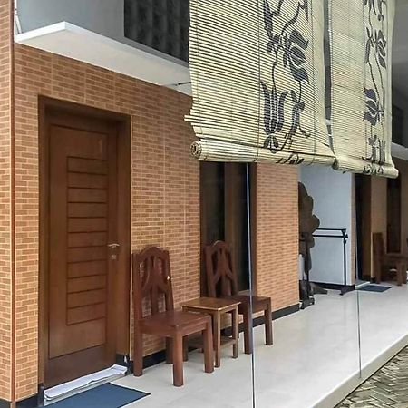 Malang Hill Syariah Redpartner Hotel ภายนอก รูปภาพ