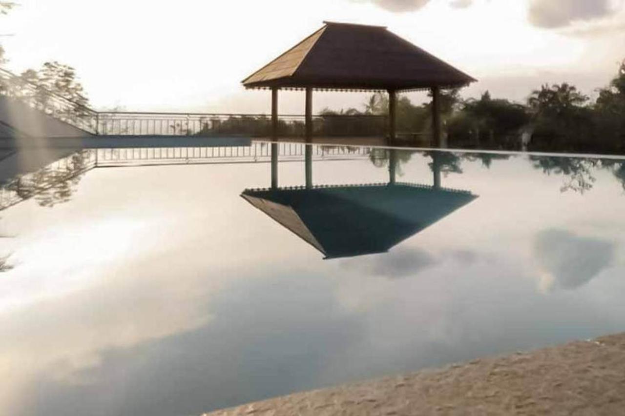 Malang Hill Syariah Redpartner Hotel ภายนอก รูปภาพ