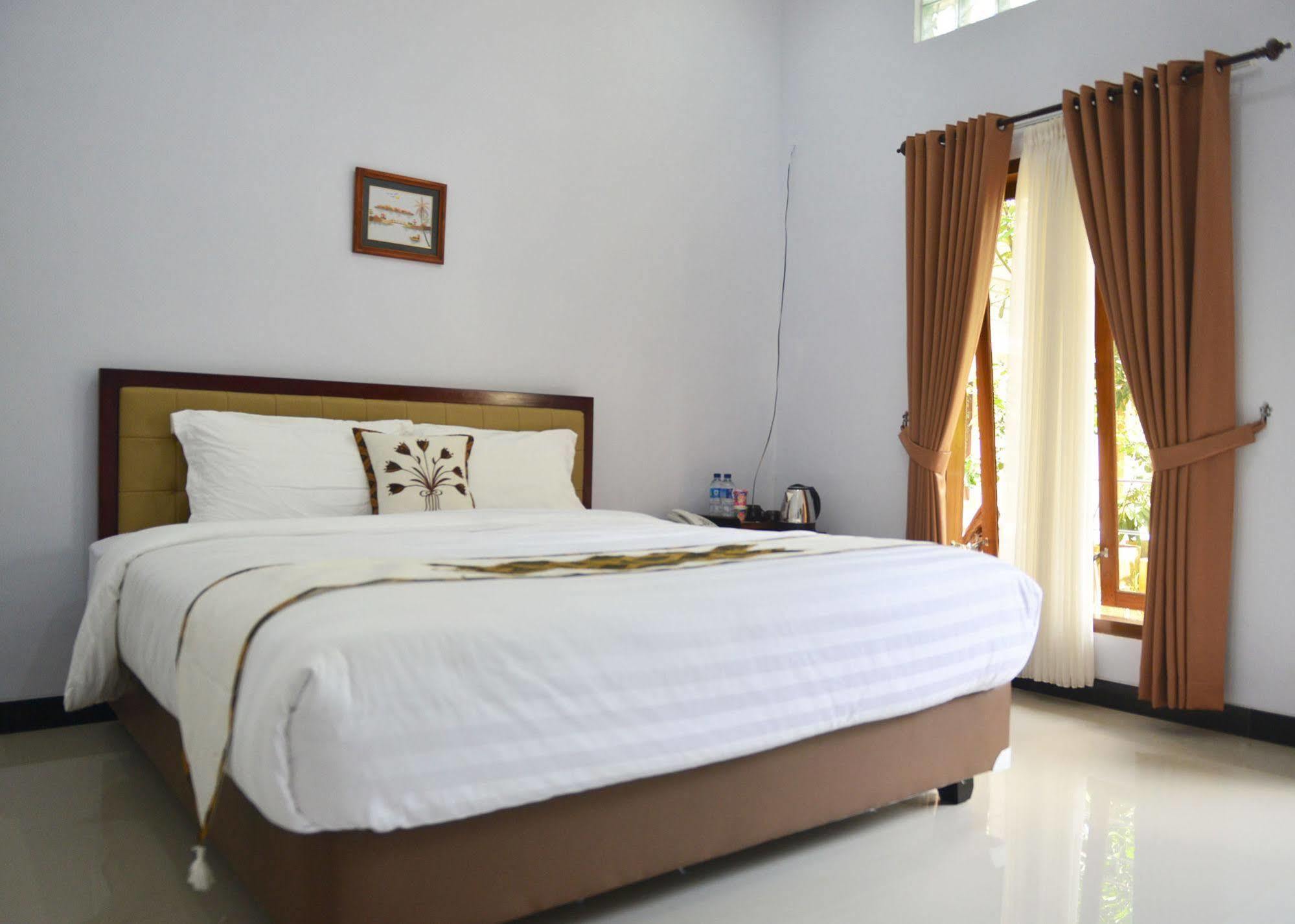 Malang Hill Syariah Redpartner Hotel ภายนอก รูปภาพ