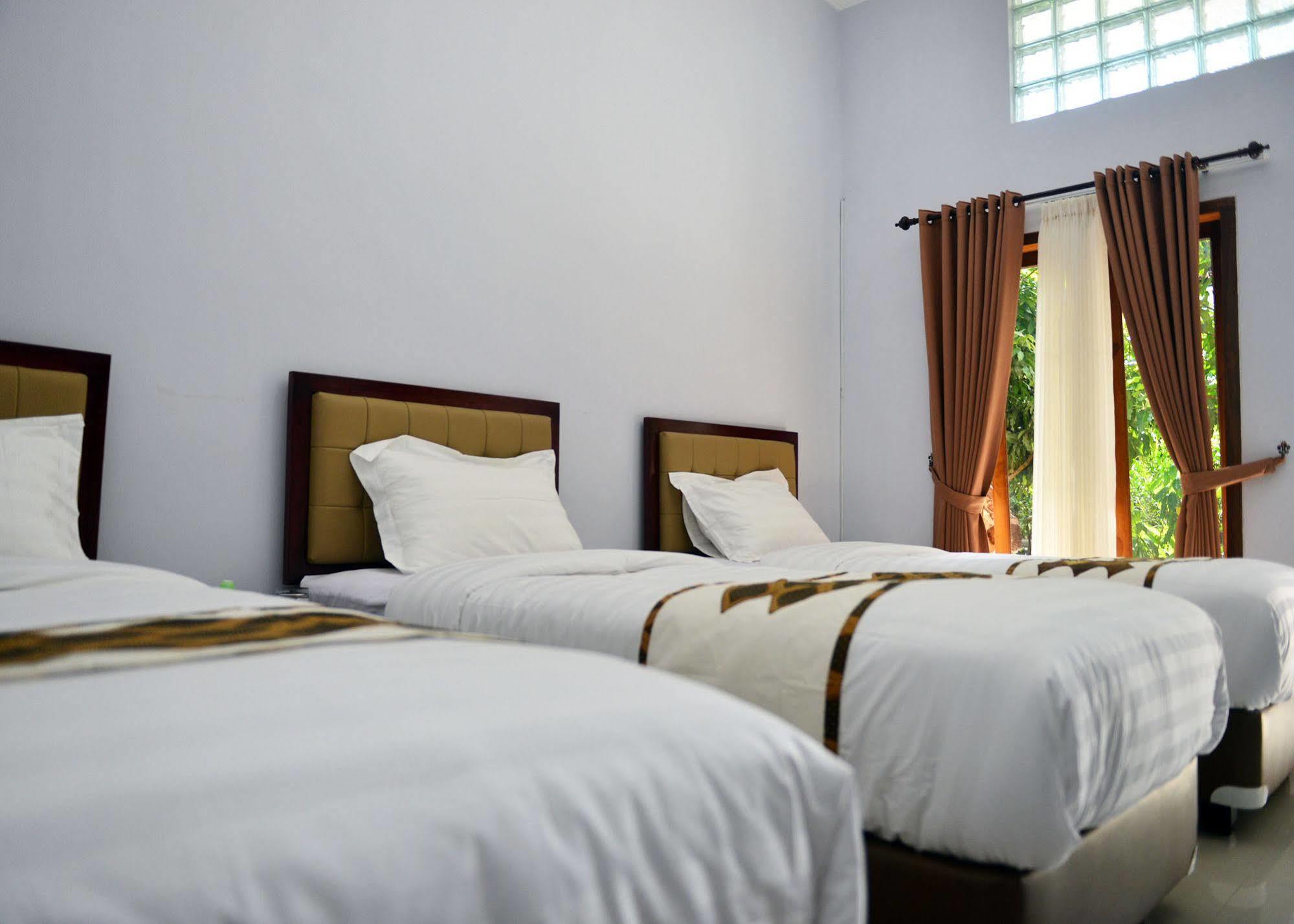 Malang Hill Syariah Redpartner Hotel ภายนอก รูปภาพ