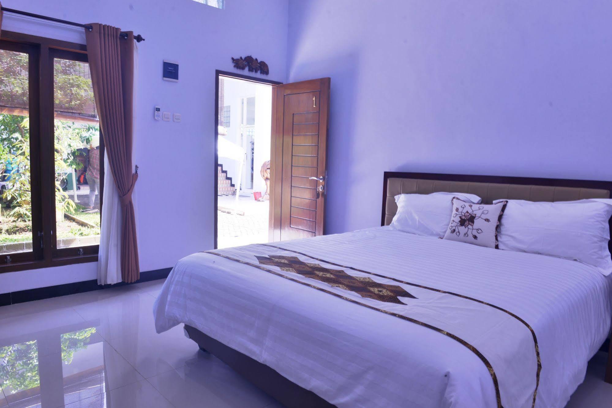 Malang Hill Syariah Redpartner Hotel ภายนอก รูปภาพ